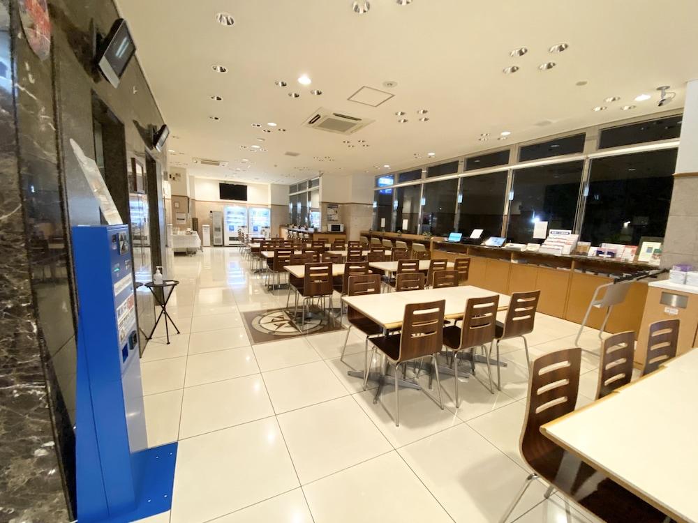 Toyoko Inn Okayama-eki Nishi-guchi Hiroba Eksteriør billede