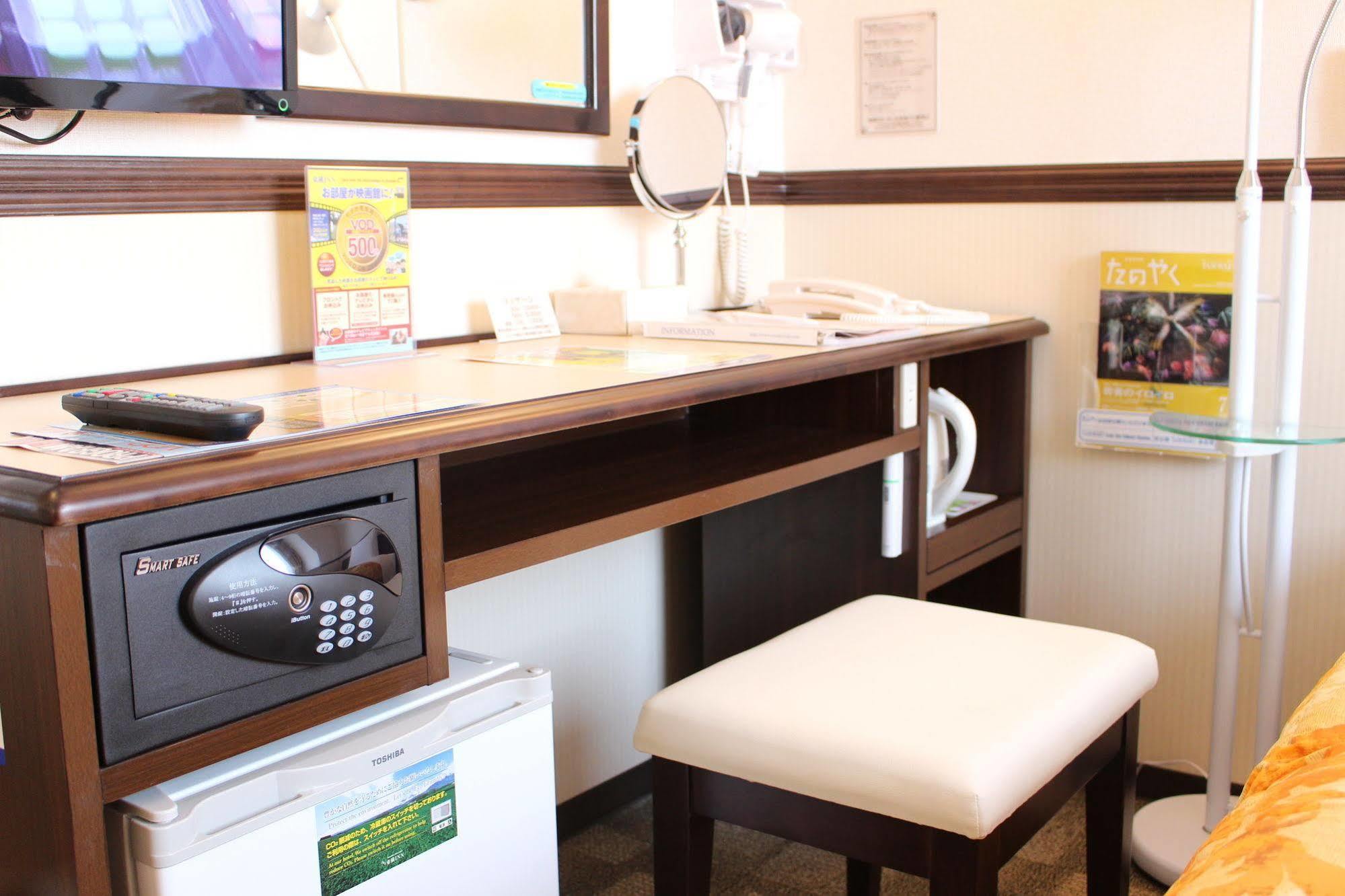 Toyoko Inn Okayama-eki Nishi-guchi Hiroba Eksteriør billede