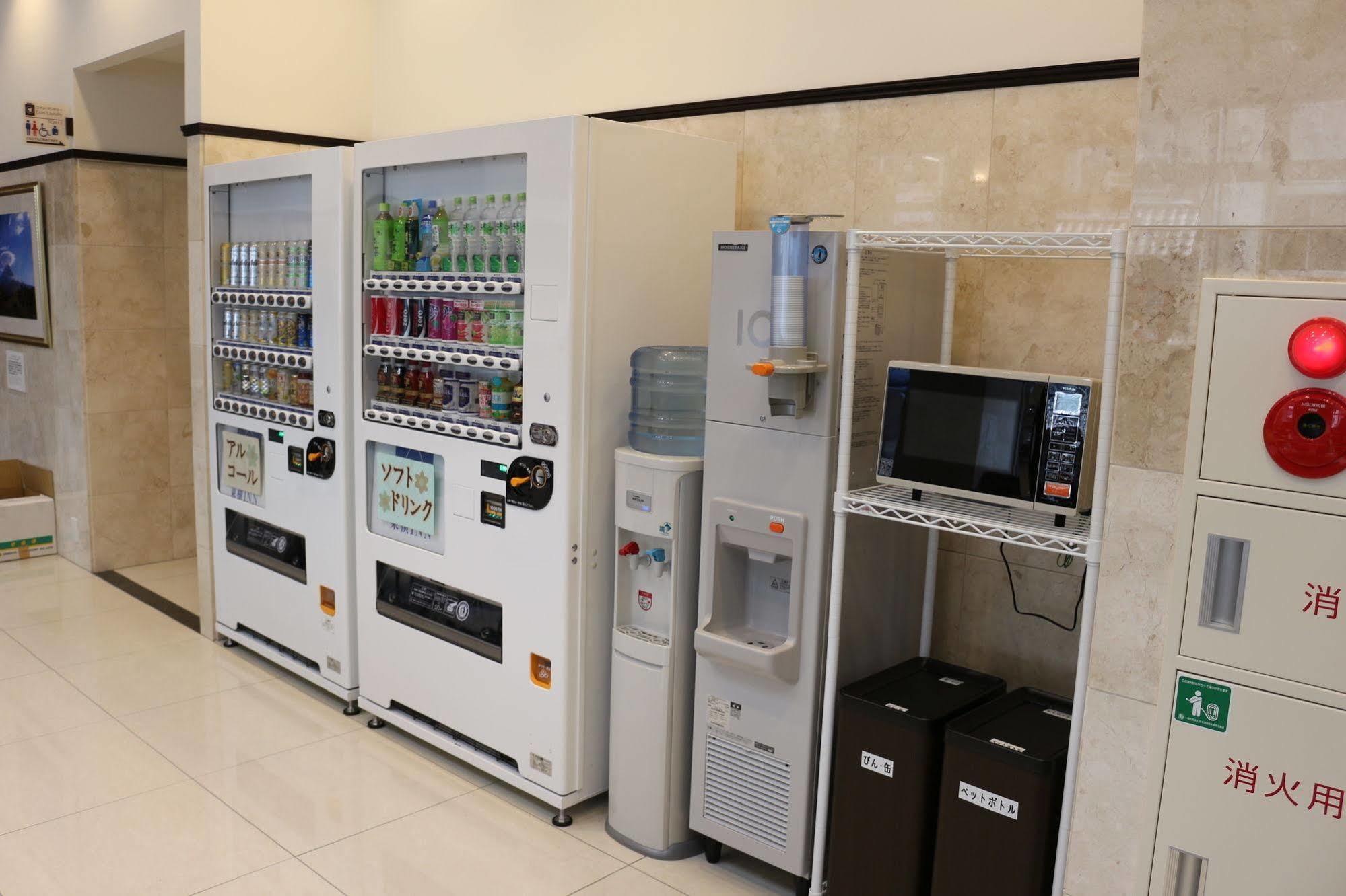 Toyoko Inn Okayama-eki Nishi-guchi Hiroba Eksteriør billede